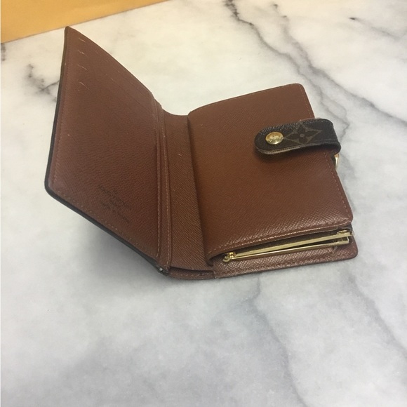 Louis Vuitton Agenda Wallet - Picture 6 of 15